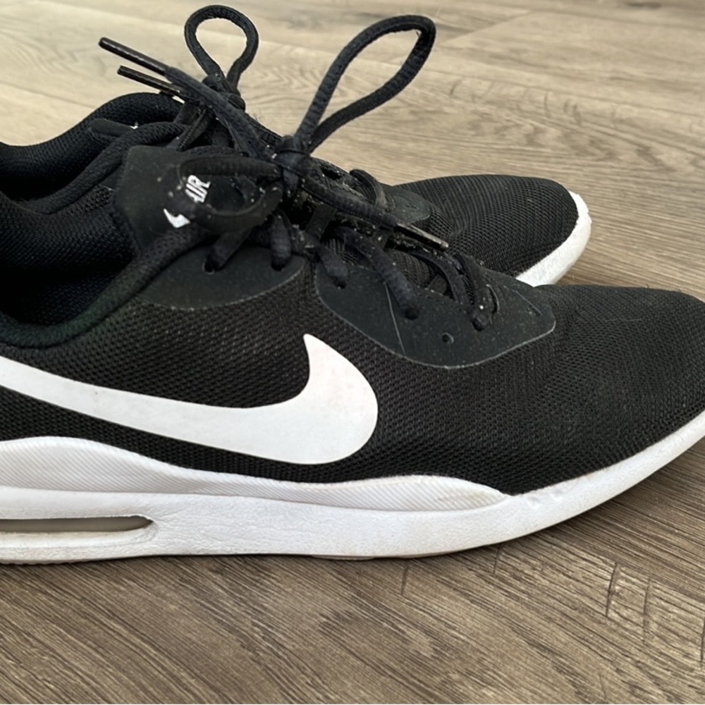 Nike Airs
